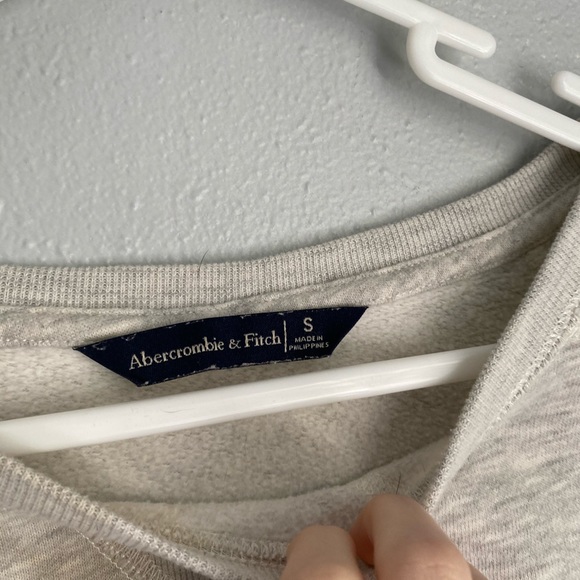 Abercrombie and Fitch gray sweater - Picture 2 of 3